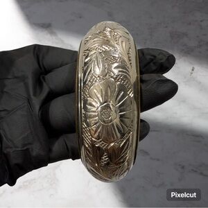 Vintage Floral Engraved Silver Bangle